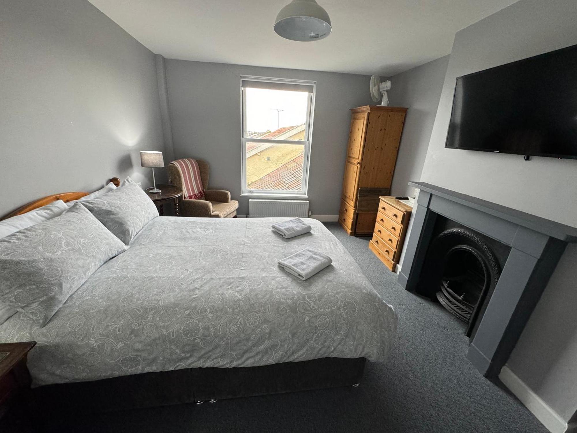 The Elms Guest House Bristol Filton Dış mekan fotoğraf
