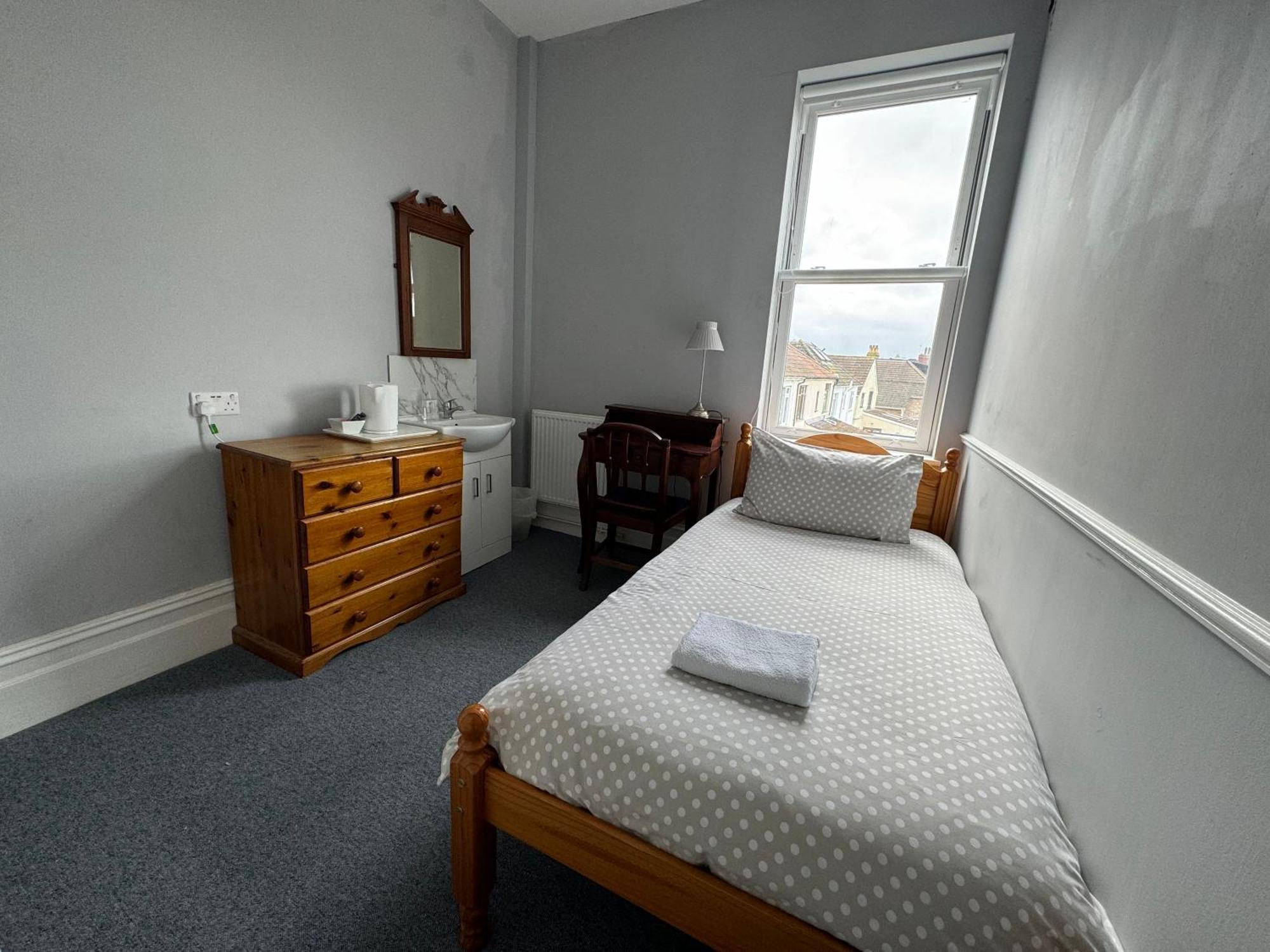 The Elms Guest House Bristol Filton Dış mekan fotoğraf