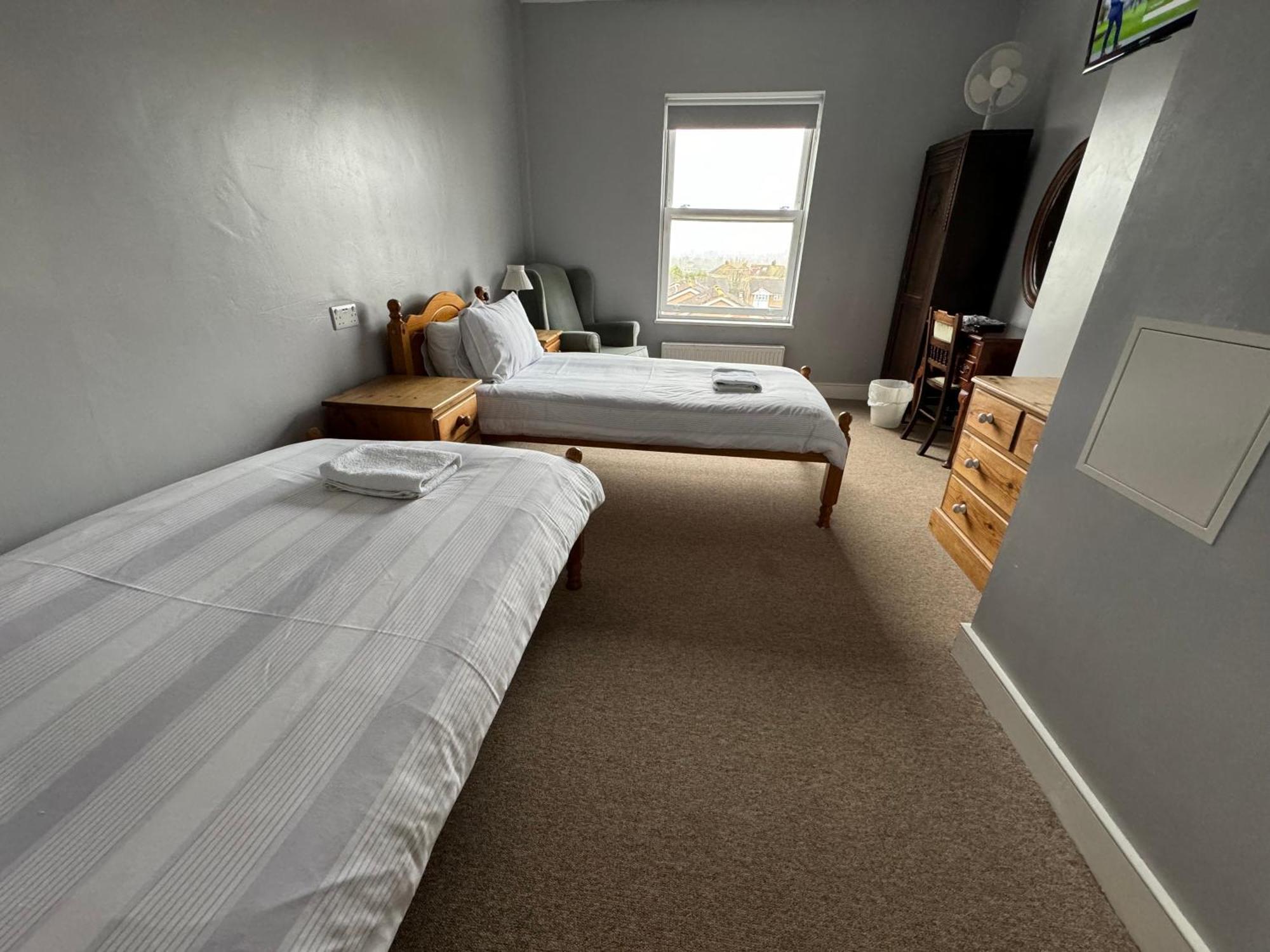 The Elms Guest House Bristol Filton Dış mekan fotoğraf