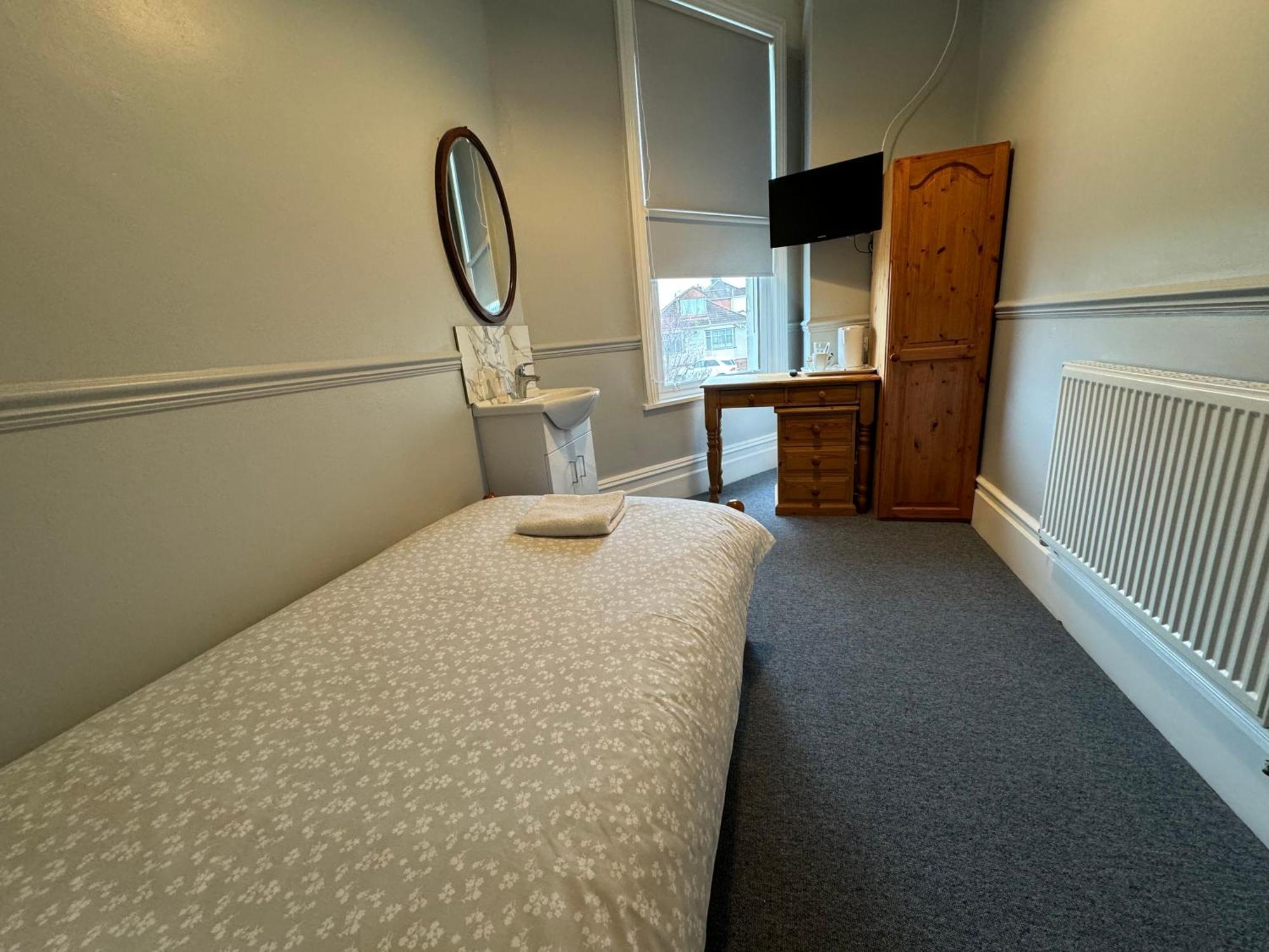 The Elms Guest House Bristol Filton Dış mekan fotoğraf
