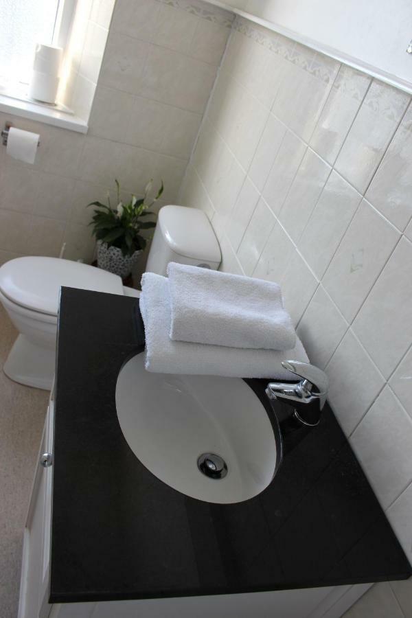 The Elms Guest House Bristol Filton Dış mekan fotoğraf