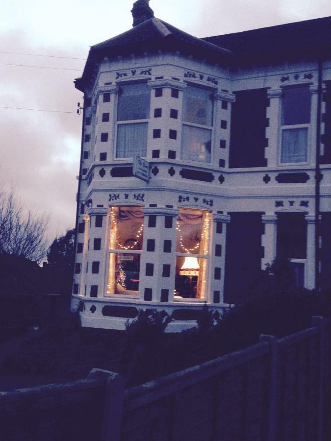 The Elms Guest House Bristol Filton Dış mekan fotoğraf